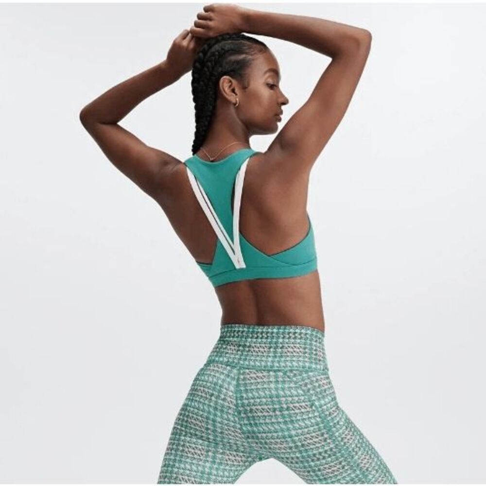 Fabletics Women's Kessler Boost Medium Impact Sports Bra size Large - Picture 2 of 7